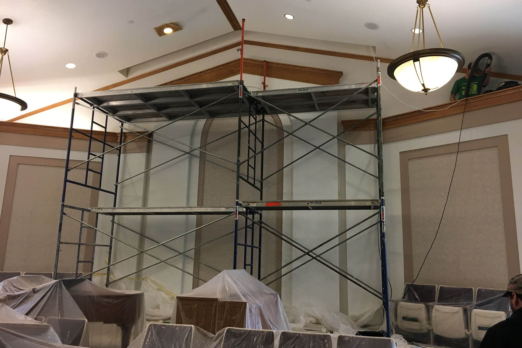 how much does it cost to install a projector screen